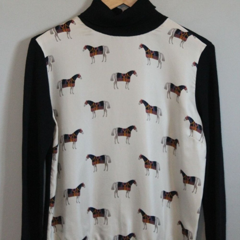 Tory Burch Etty Horse Pony Print Silk & Wool Lightweight Sweater Medium H11972 - Picture 3 of 12